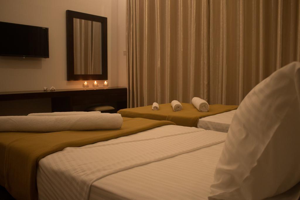 The Suite 262 Negombo Luaran gambar